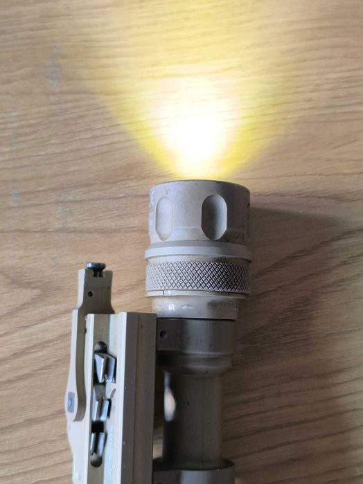 Latarka Surefire m952v