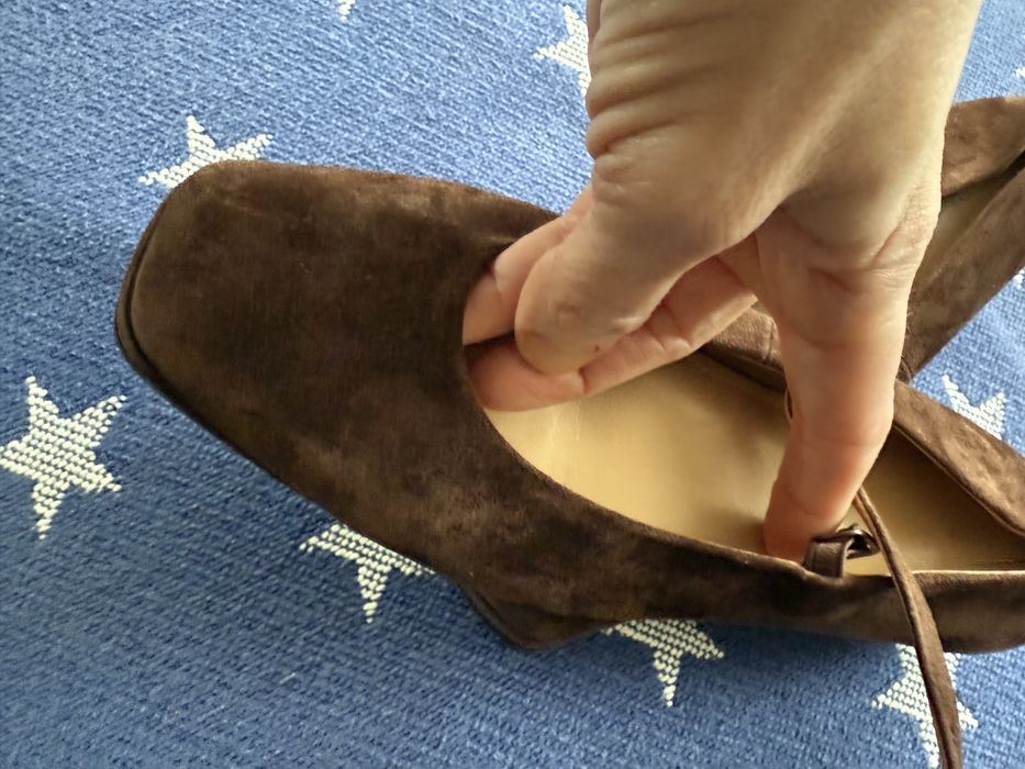 Продам туфлі  фірмові замшеві