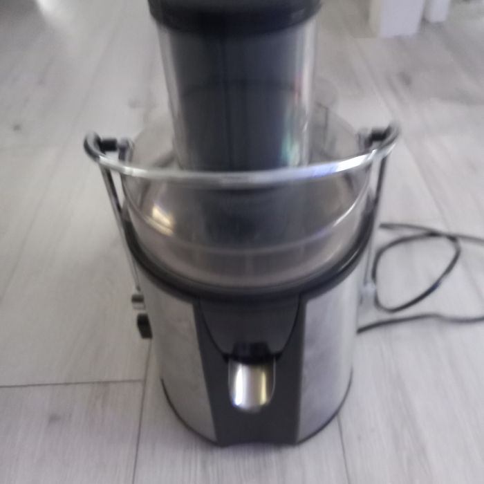 Sokowirówka CLATRONIC AE 3532.  1000W