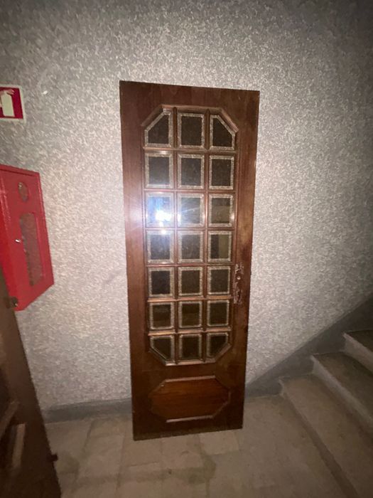 Portas interiores de casa de madeira