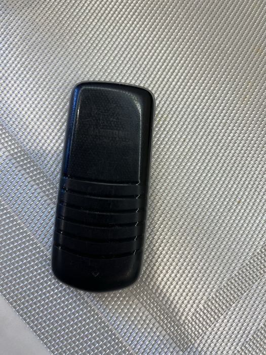 Кнопочний телефон samsung