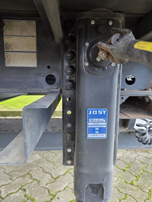 Reboque atrelado para camião