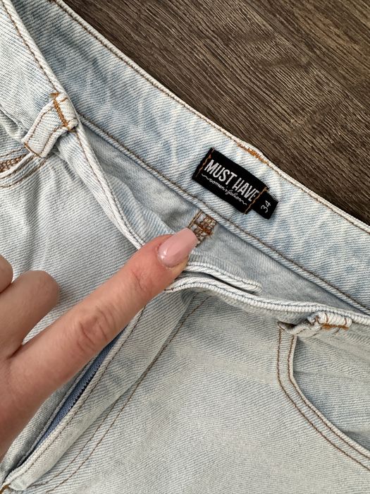 Довга жіноча спідниця