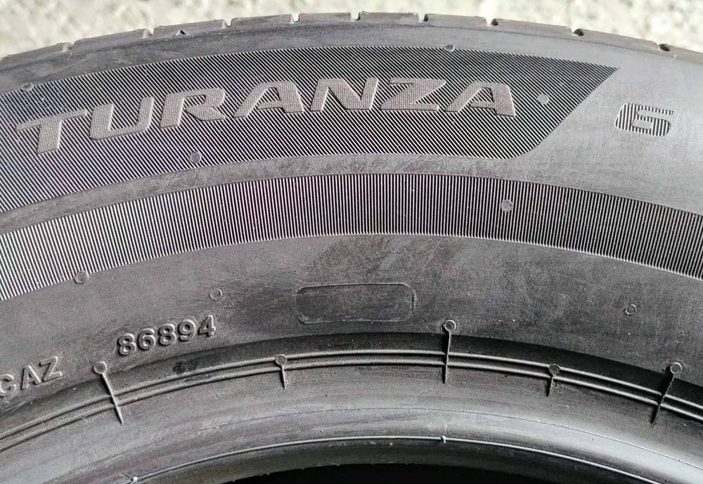 Шини літні R16 215/65 Bridgestone Turanza 6 99%(стан нових)