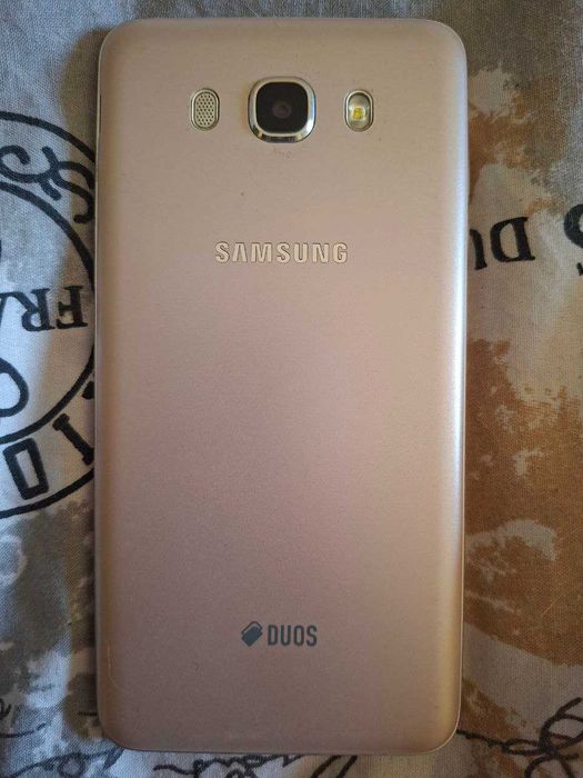 продам телефон Samsung j7 2016