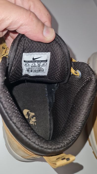 Bota Nike amarela 42