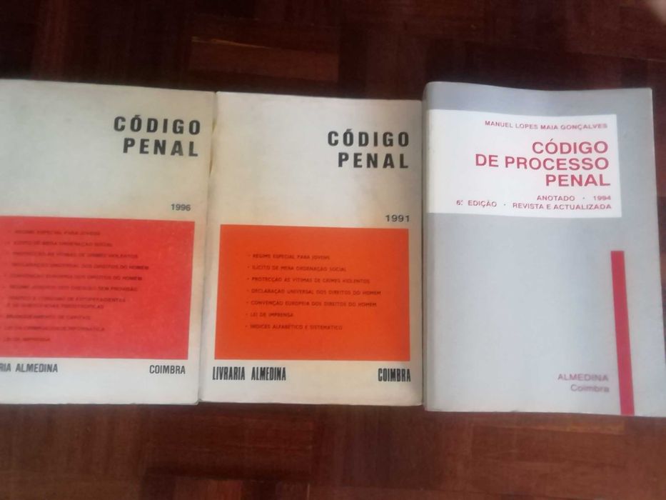 Livros de Direito e Códigos Anotados