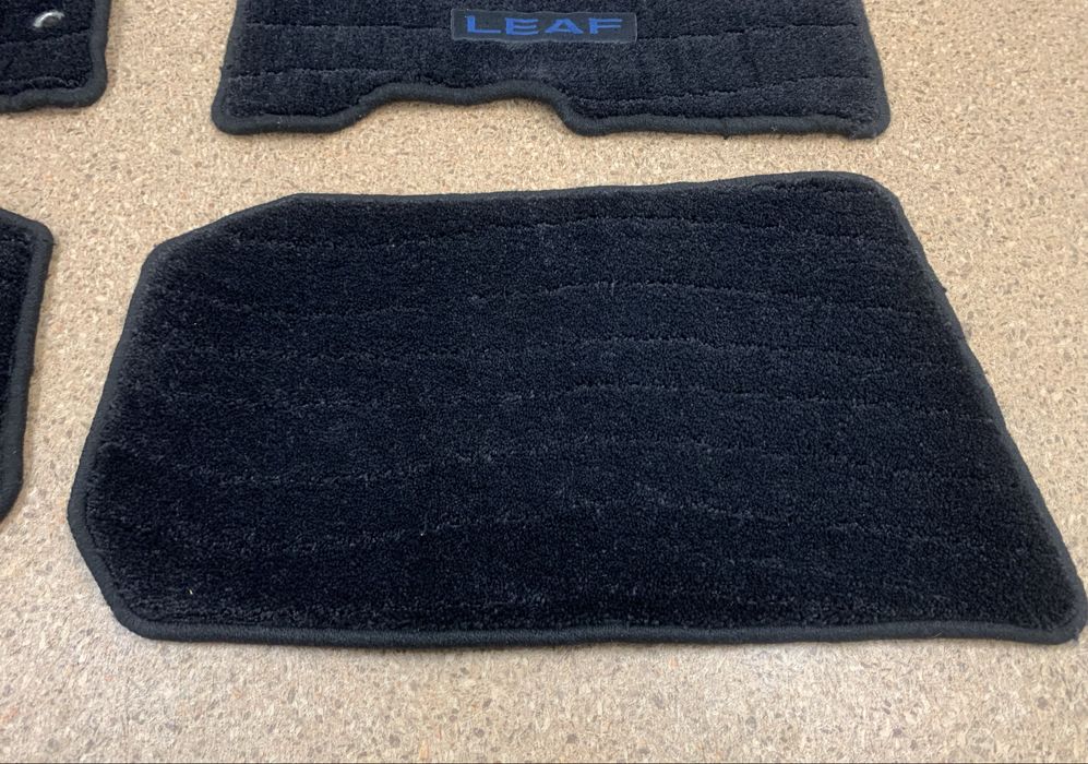 Оригінальні коврики  Nissan Leaf