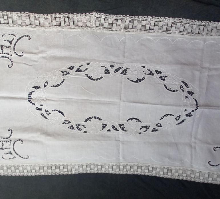 Obrus richelieu rękodzieło