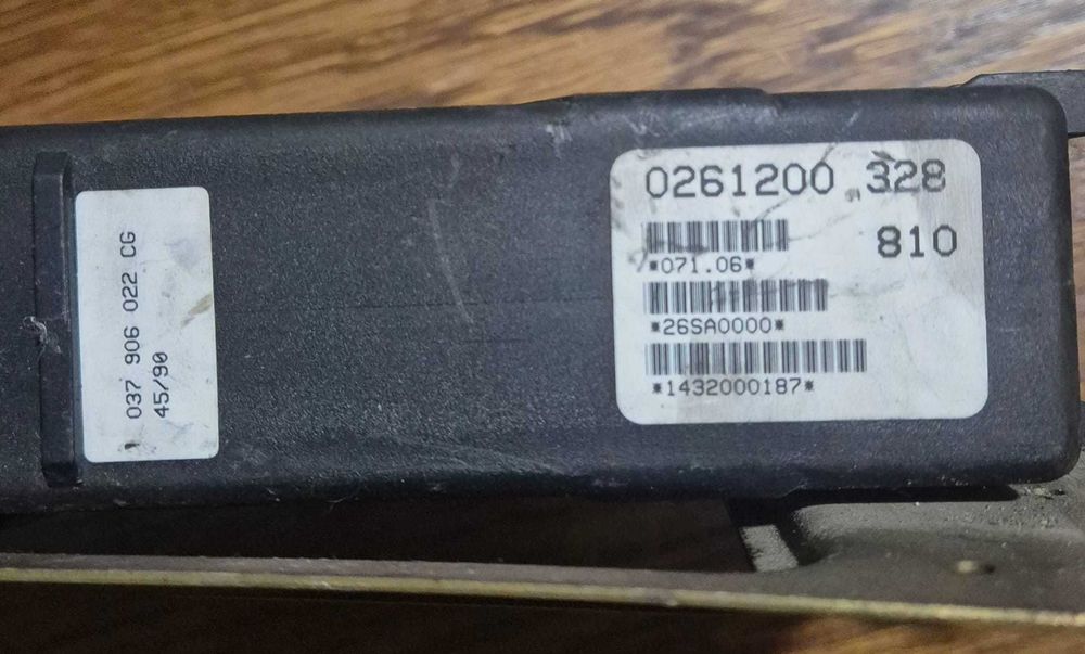 Sterownik Silnika VW PASSAT B3 (88-93r.) 2,0 Benzyna BOSCH Oryginalny