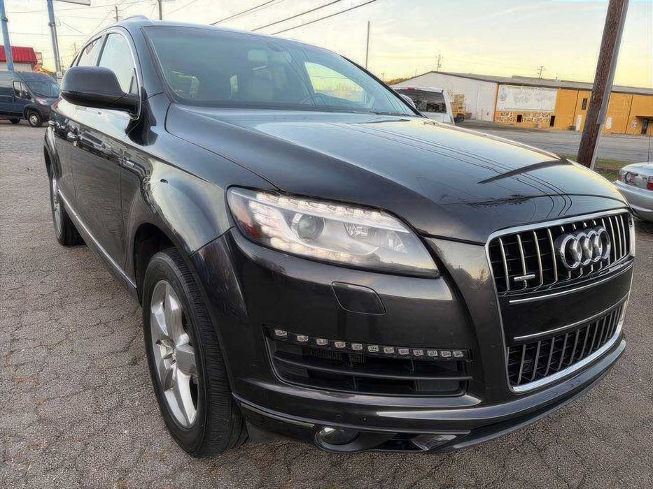 Audi Q7      2015