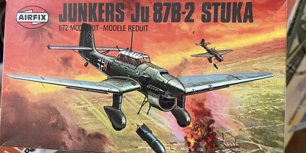 27 Kits montagem avioes e barcos