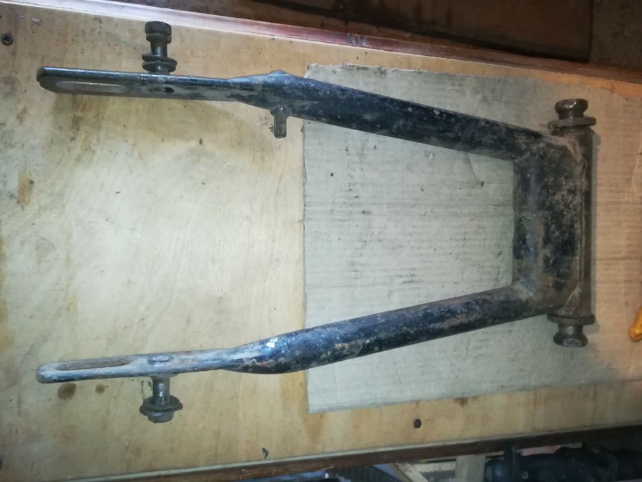 Маятник задней подвески Ява 634