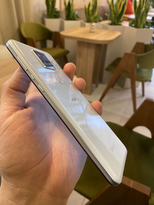 Sharp sense 4 plus 8/128