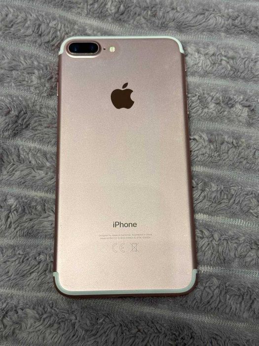 Телефон  iPhone 7+