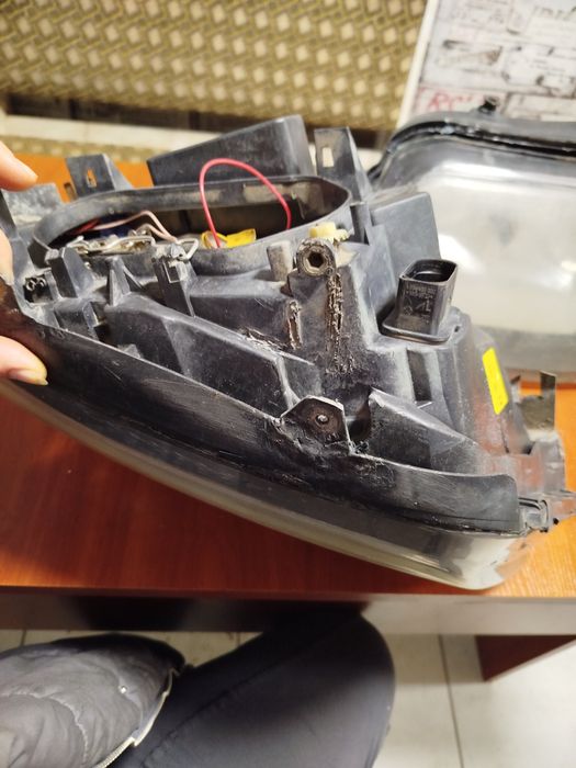 фари на Фольксваген шаран