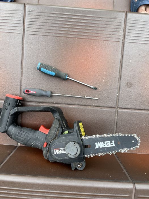 Pilarka Do Gałęzi FERM 12V 2,0 Ah 150 mm