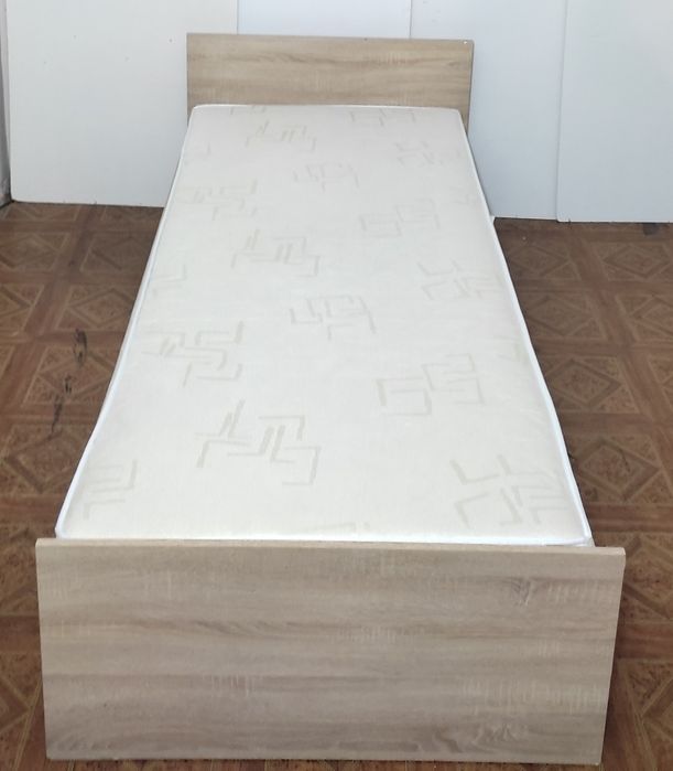 Łóżko IKEA  90x200 cm.Z Materacem FDM .