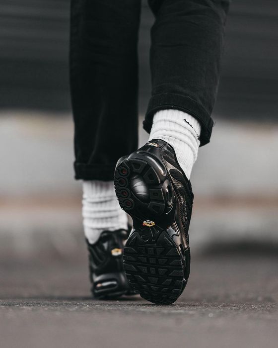 Кроссовки Nike Air Max Plus Triple Black Найк Аир Макс ТН М-355