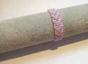 bransoletka ręcznie wykonana z drobnych koralików