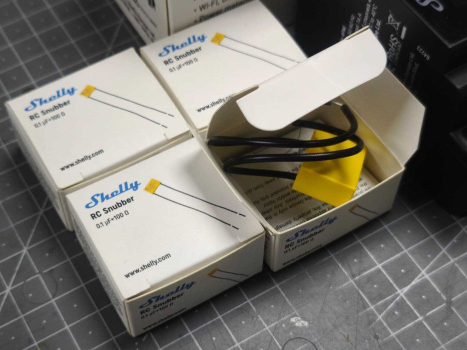 Shelly Pro 4PM Módulo DIN (Como Novo / c/ Película) + 4x RC Snubbers
