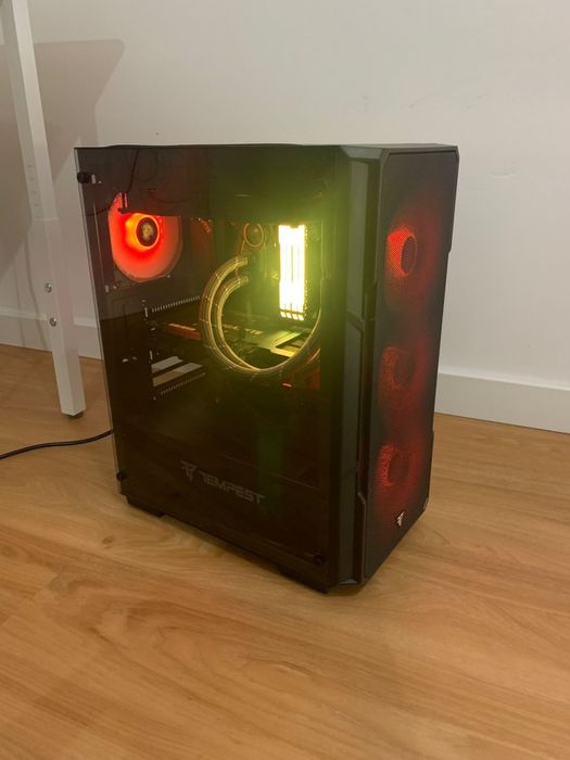 Selling Gaming Tower428961720436019201