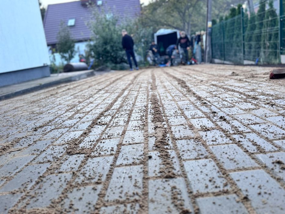 UKŁADANIE KOSTKI BRUKOWEJ - chodniki,podjazdy,schody OGRODY