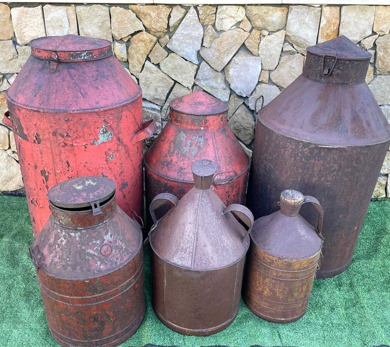 Talhas antigas, celhas, bilhas antigas em latão