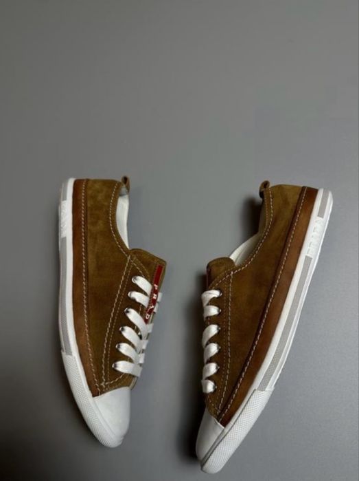 Кеди/кросівки з натуральної замші Prada 38р на пласкій підошві