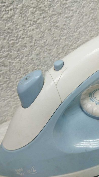 Продам праску Scarlett SC-136S