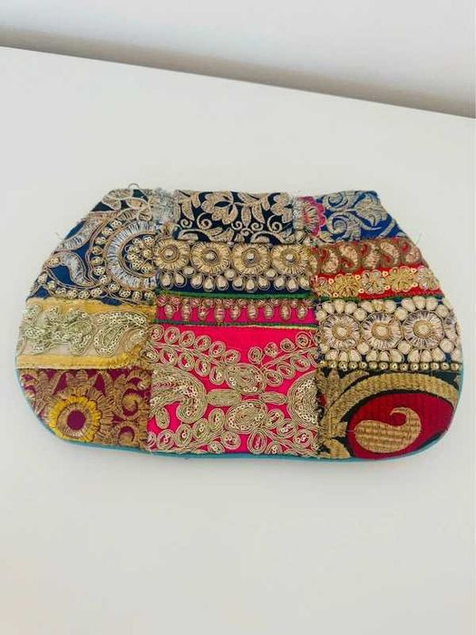 Bolsa de mão em patchwork indiano artesanal
