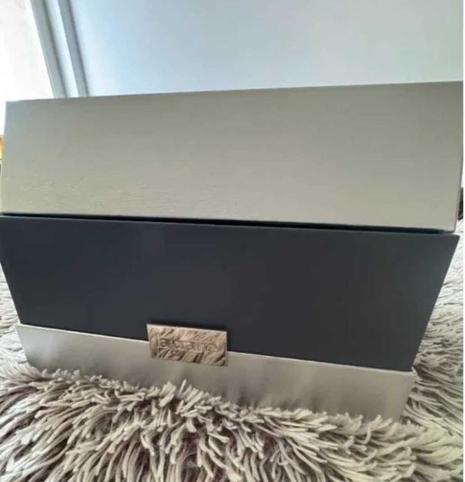 LA PRAIRIE duża kosmetyczka, pudełko