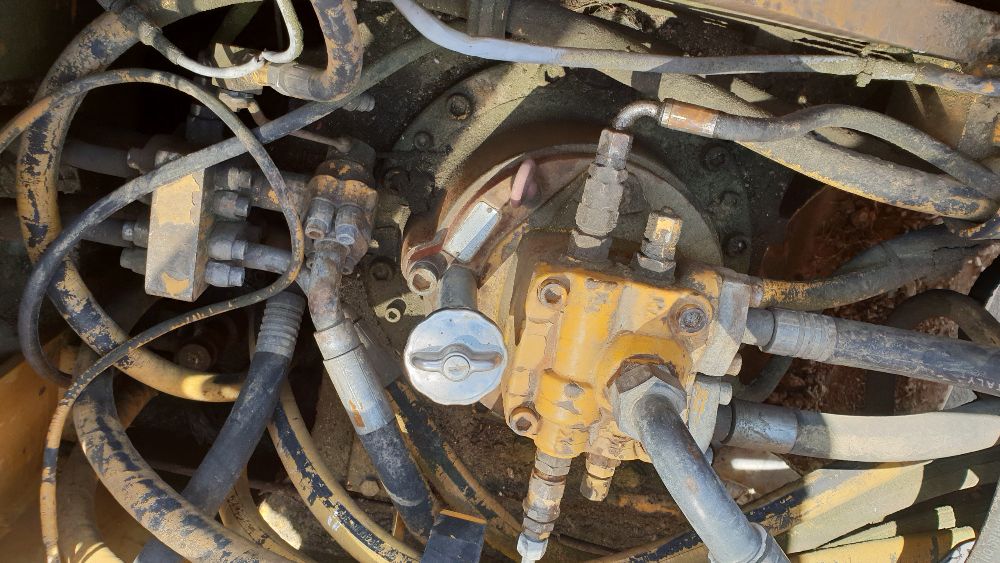 koparka liebherr R 922 hd chłodnica płynu chłodniczego wody oleju