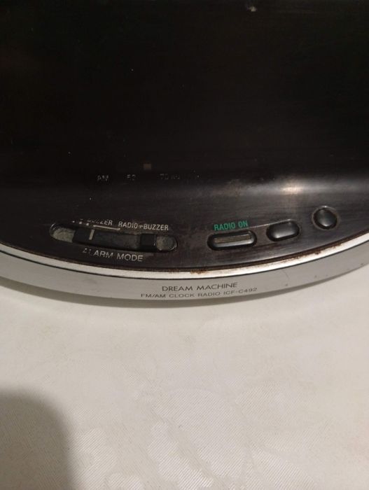 Радіо-  годинник SONY