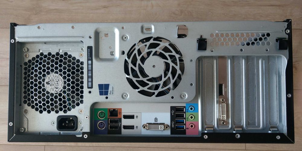 HP Z230 / XEON E3-1246 v3 / 256GB SDD / 1TB HDD / 8GB RAM ECC / NVIDIA K620