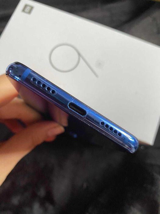 Smartphone Xiaomi Mi 9 SE como novo