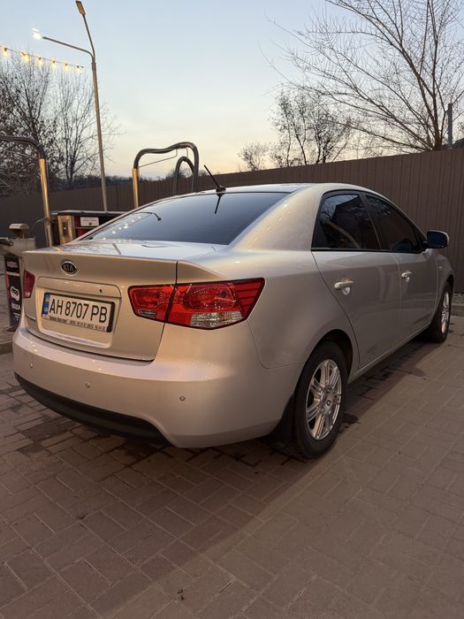 Kia Cerato 2012 • 1.6 газ/бензин, Рідний пробіг 118 тис. км.