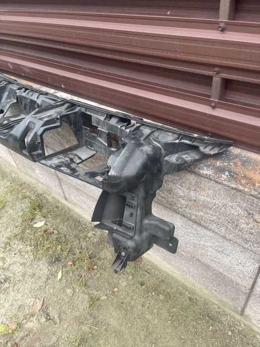Передня панель підсилення бампера Пежо  3008 5008 Підсилювач бампера