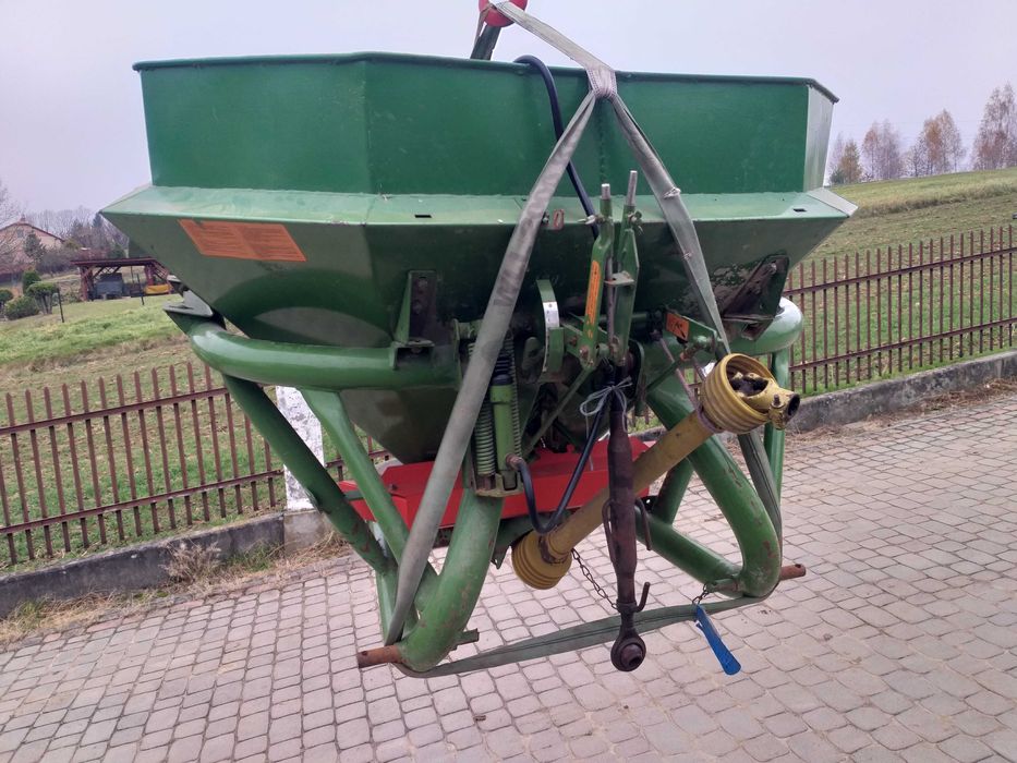 Rozsiewacz do nawozów  Amazone