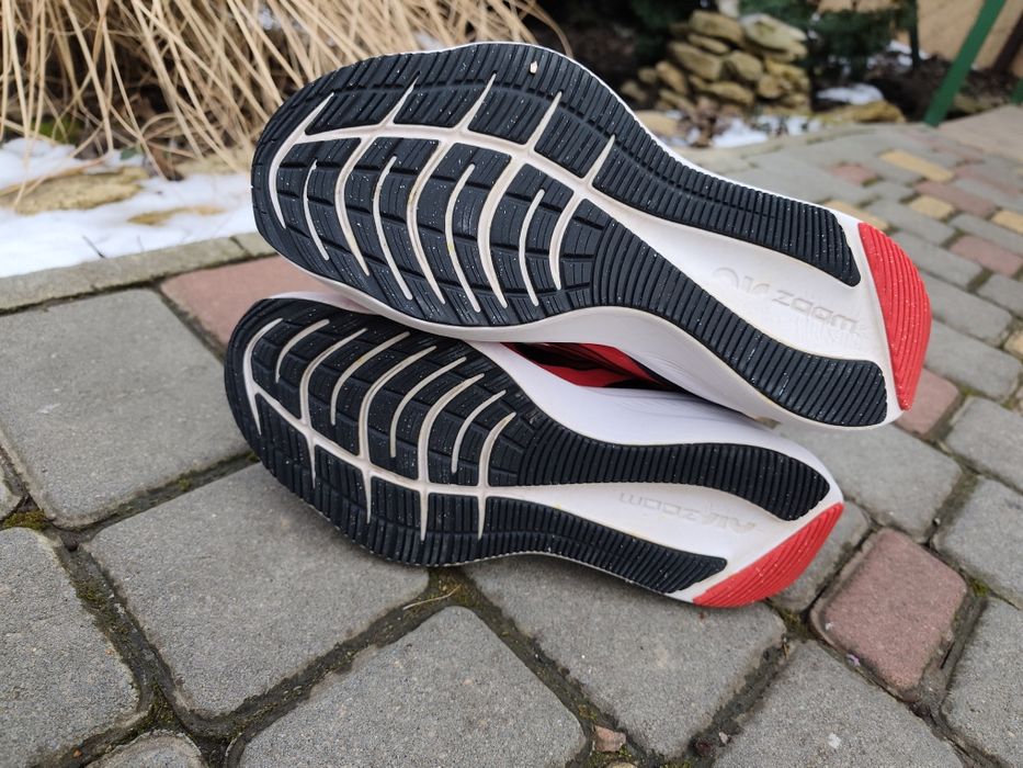 Кроссовки Nike 42