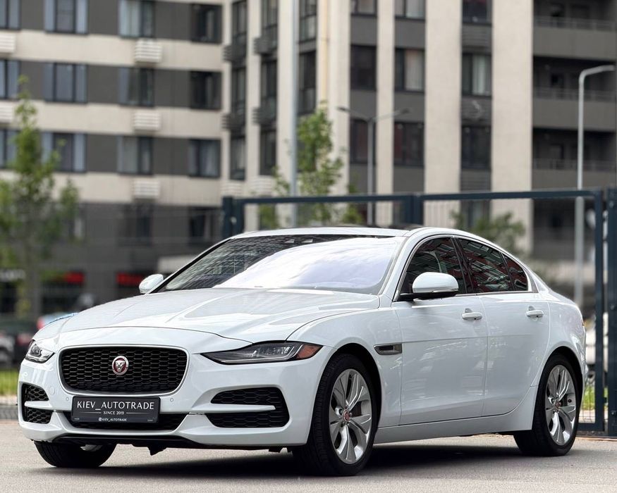 Продаж гарного Jaguar XE