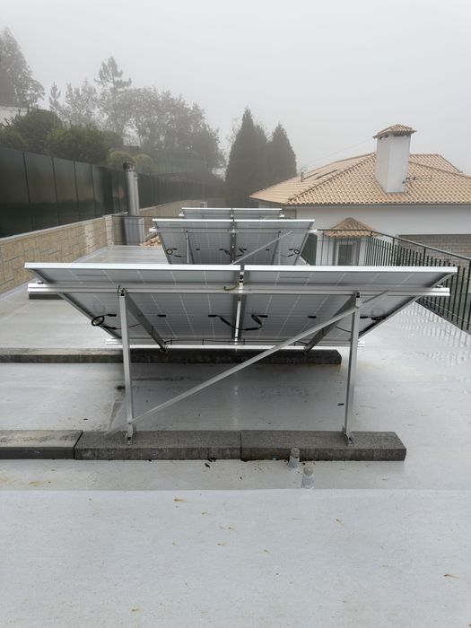 3 paineis solares e inversor como novos