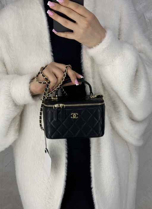 Сумка chanel шкіряна бочонок, чорний та білий шанель lambskin