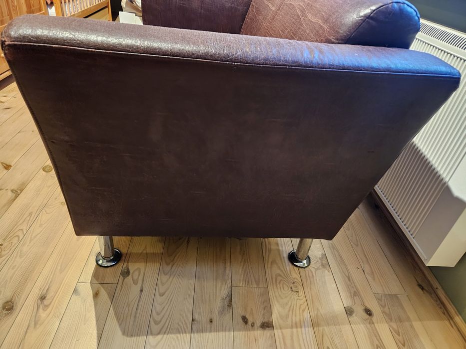 Sofa nierozkładana brązowa