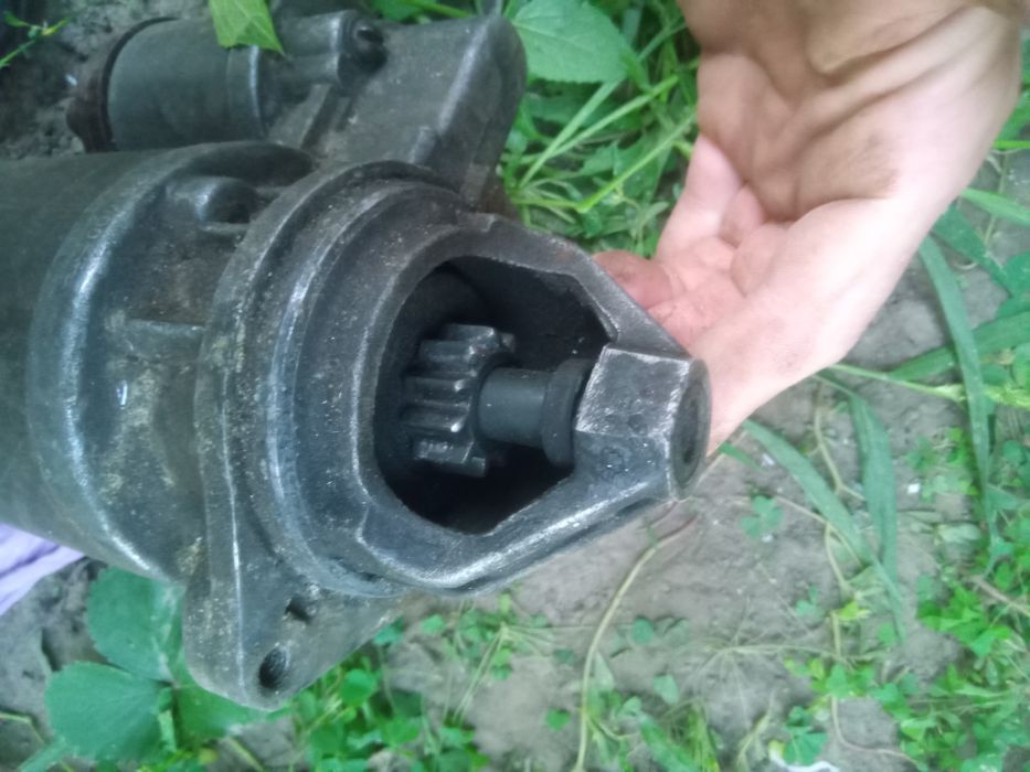 Продаю все що на фото + мотор  на ваз копейку