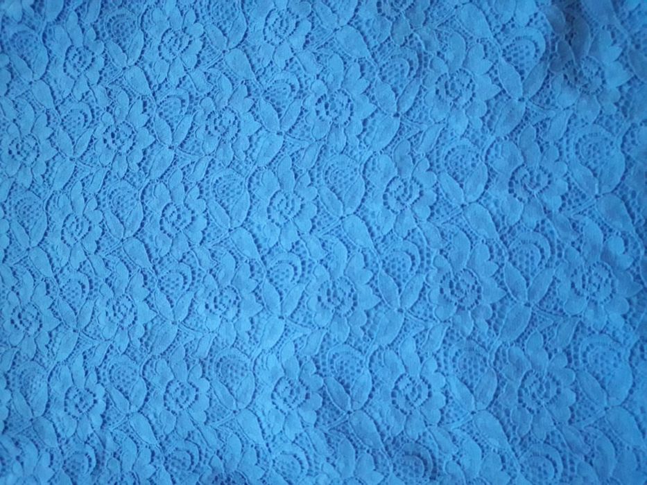 Niebieska sukienka z koronki, 11-12 lat