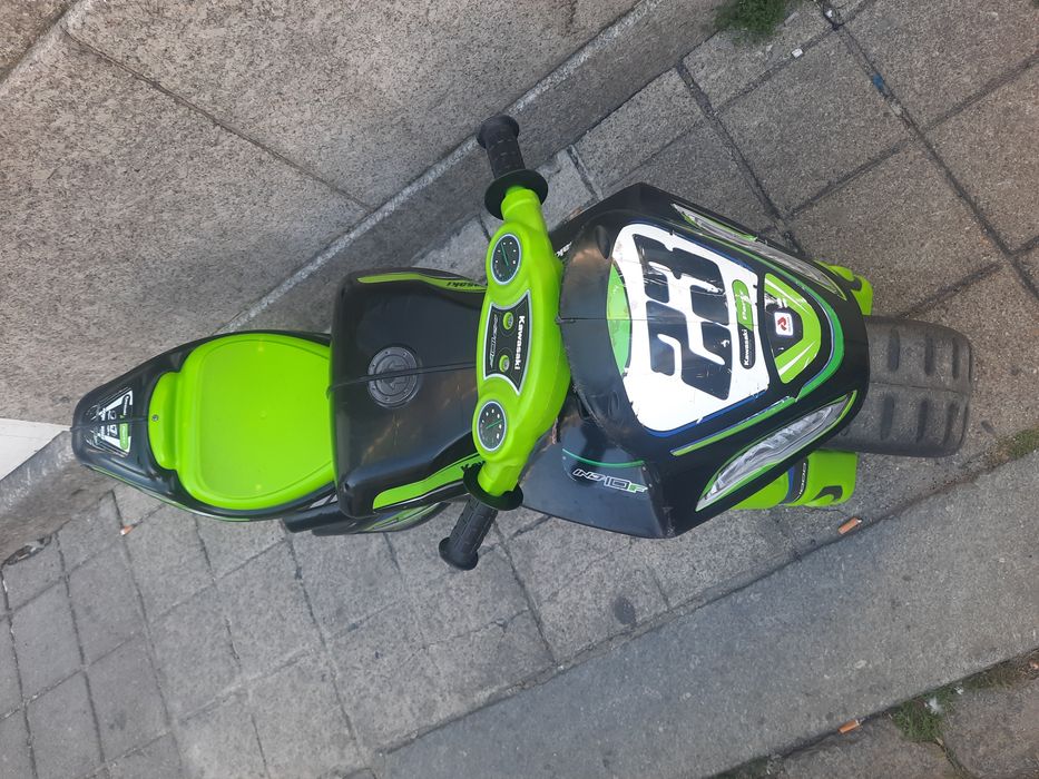 Moto kawasaki para criança a partir dos 3anos