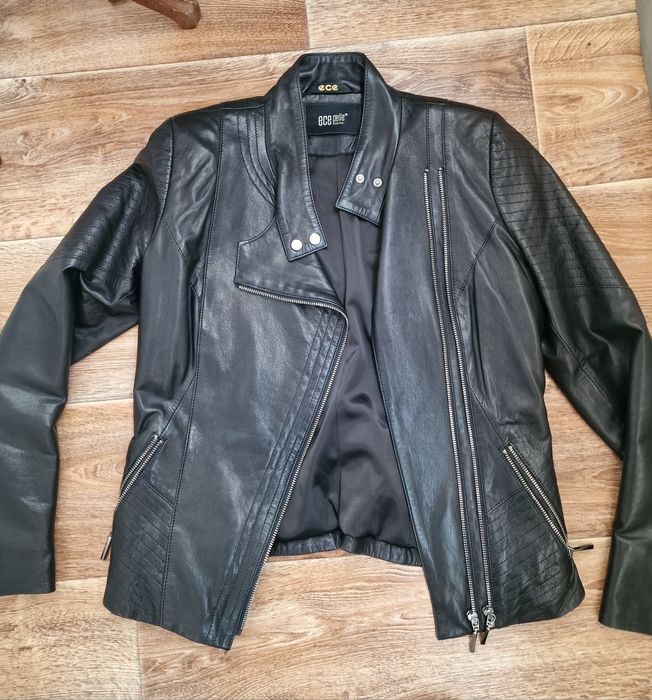 Продам женскую кожаную куртку