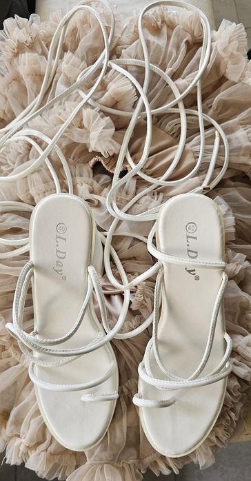 Sandały wiązane nowe! 40