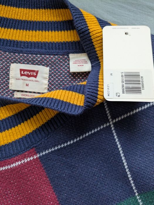 Sweter męski "Levi's", rozmiar M, nowe. Polecam. Pozdrawiam.
